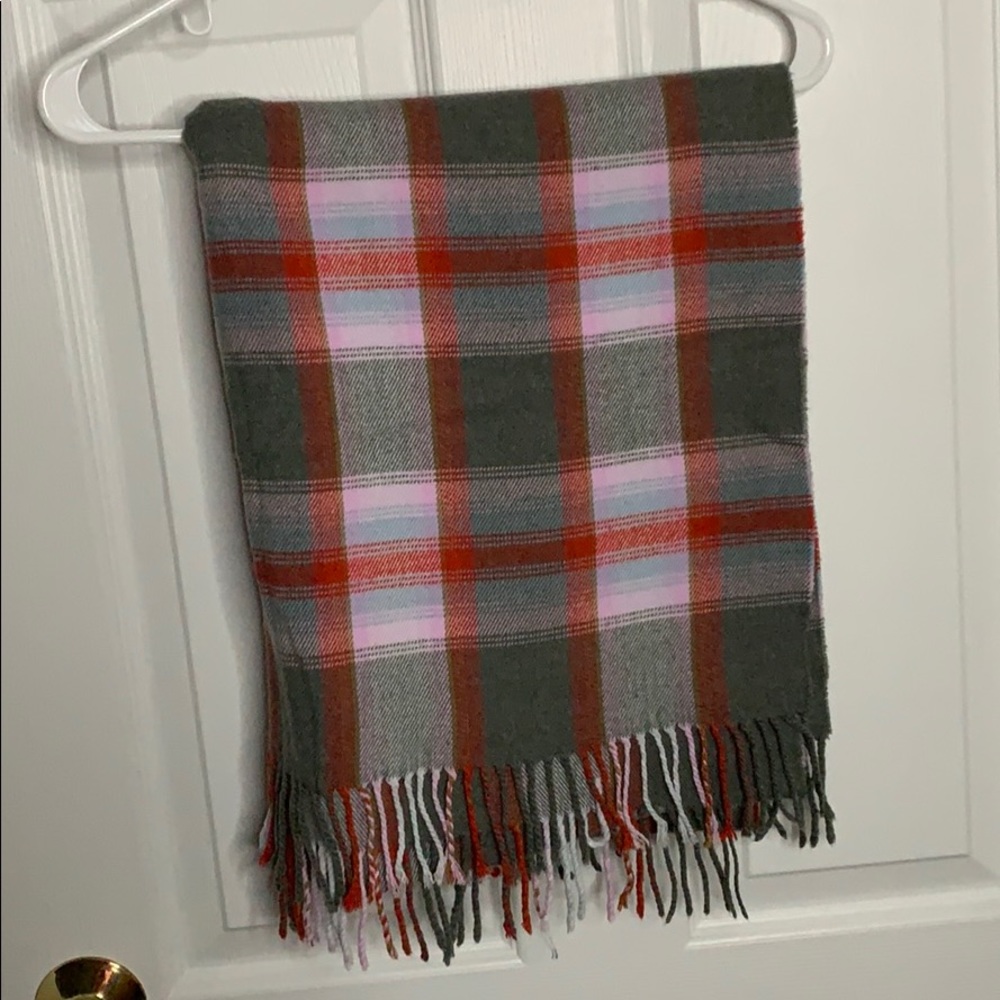 Gap Scarf